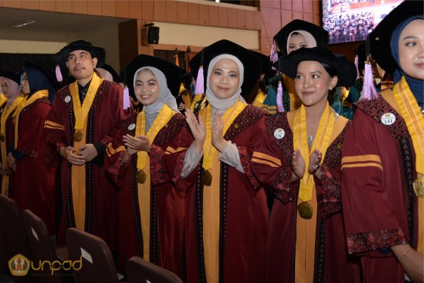 WISUDA UNPAD GEL IV TA 2024-2025 (3)