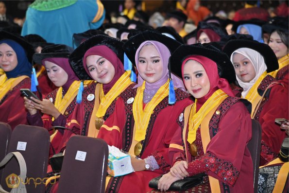 WISUDA UNPAD GEL IV TA 2024-2025 (32)