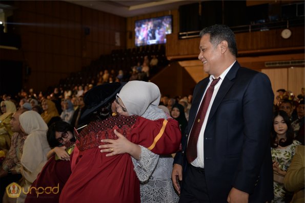 WISUDA UNPAD GEL IV TA 2024-2025 (5)
