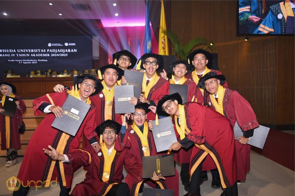 WISUDA UNPAD GEL IV TA 2024-2025 (72)