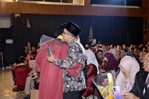 WISUDA UNPAD GEL IV TA 2024-2025 (100)