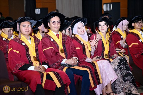 WISUDA UNPAD GEL IV TA 2024-2025 (14)