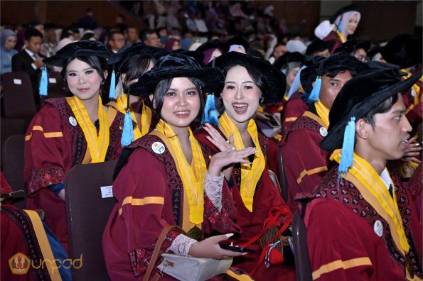WISUDA UNPAD GEL IV TA 2024-2025 (17)