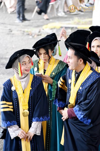 WISUDA UNPAD GEL IV TA 2024-2025 (5)