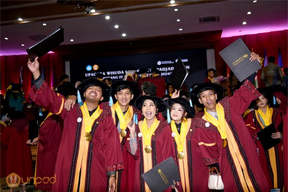 WISUDA UNPAD GEL IV TA 2024-2025 (77)