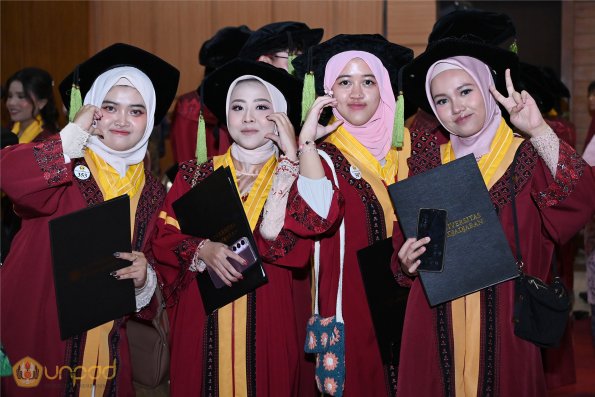 WISUDA UNPAD GEL IV TA 2024-2025 (19)