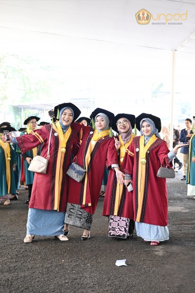 WISUDA UNPAD GEL IV TA 2024-2025 (2)