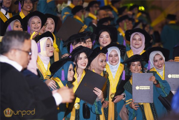 WISUDA UNPAD GEL IV TA 2024-2025 (24)
