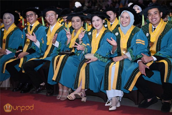WISUDA UNPAD GEL IV TA 2024-2025 (6)