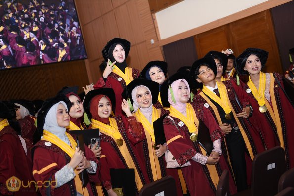 WISUDA UNPAD GEL IV TA 2024-2025 (64)