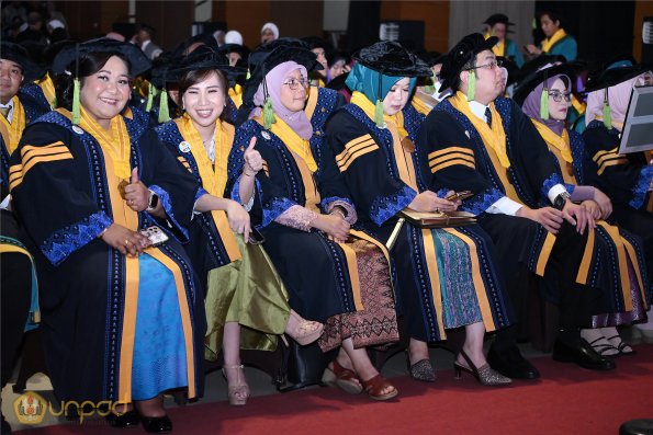 WISUDA UNPAD GEL IV TA 2024-2025 (7)