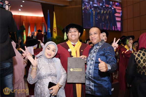 WISUDA UNPAD GEL IV TA 2024-2025 (71)