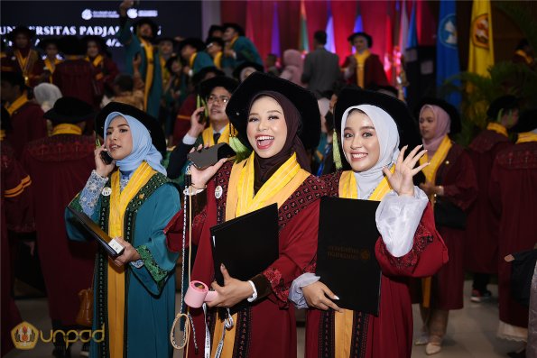 WISUDA UNPAD GEL IV TA 2024-2025 (72)