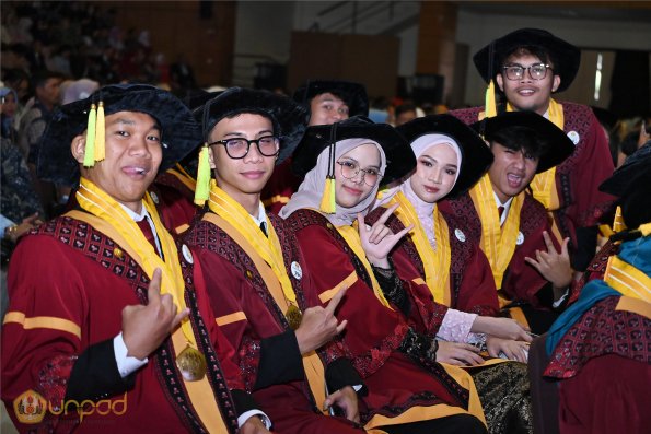 WISUDA UNPAD GEL III TA 2024-2025 (22)