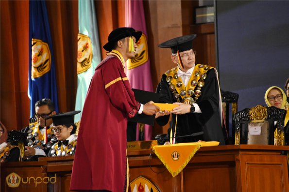WISUDA UNPAD GEL III TA 2024-2025 (23)