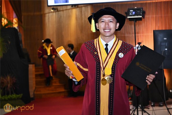WISUDA UNPAD GEL III TA 2024-2025 (24)