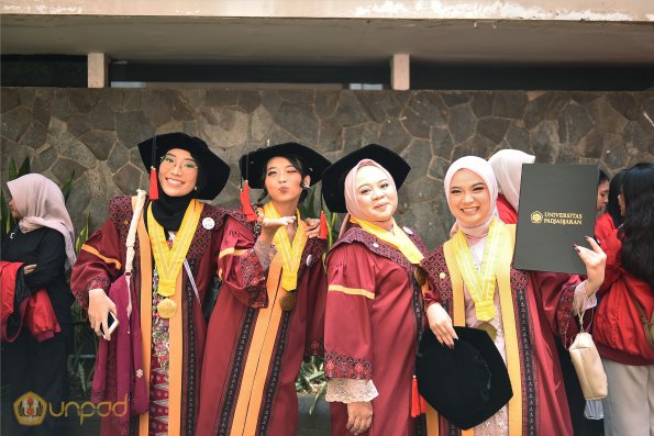WISUDA UNPAD GEL III TA 2024-2025 (3)