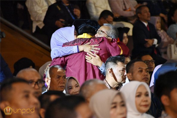 WISUDA UNPAD GEL III TA 2024-2025 (30)