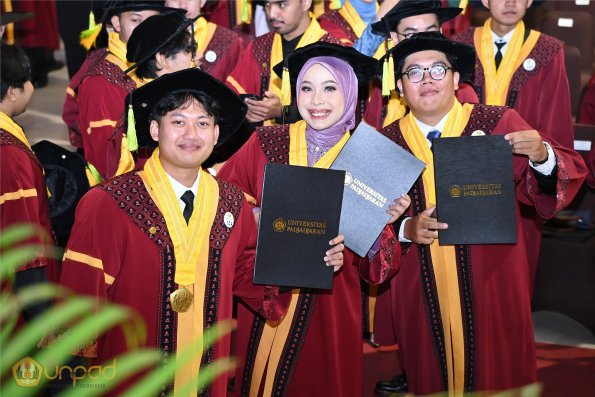 WISUDA UNPAD GEL III TA 2024-2025 (31)