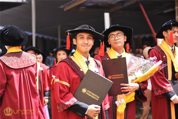 WISUDA UNPAD GEL III TA 2024-2025 (6)