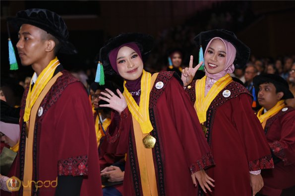 WISUDA UNPAD GEL III TA 2024-2025 (60)