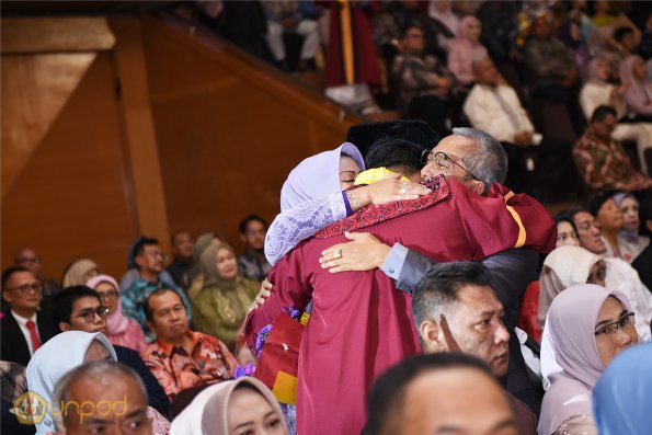 WISUDA UNPAD GEL III TA 2024-2025 (73)