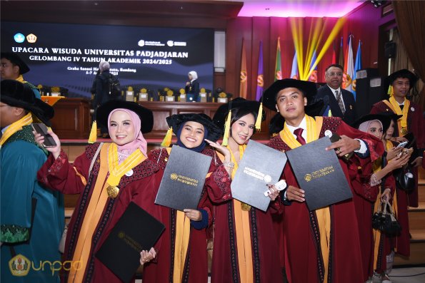 WISUDA UNPAD GEL III TA 2024-2025 (76)
