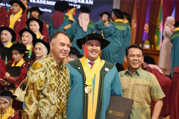 WISUDA UNPAD GEL III TA 2024-2025 (80)