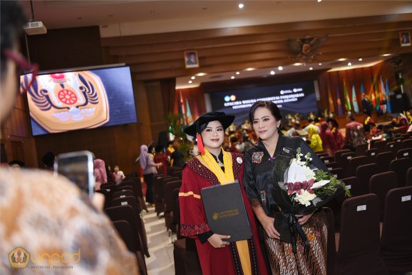WISUDA UNPAD GEL III TA 2024-2025 (95)