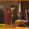 WISUDA UNPAD GEL III TA 2024-2025 FAKULTAS KEDOKTERAN GIGI OLEH REKTOR (112)