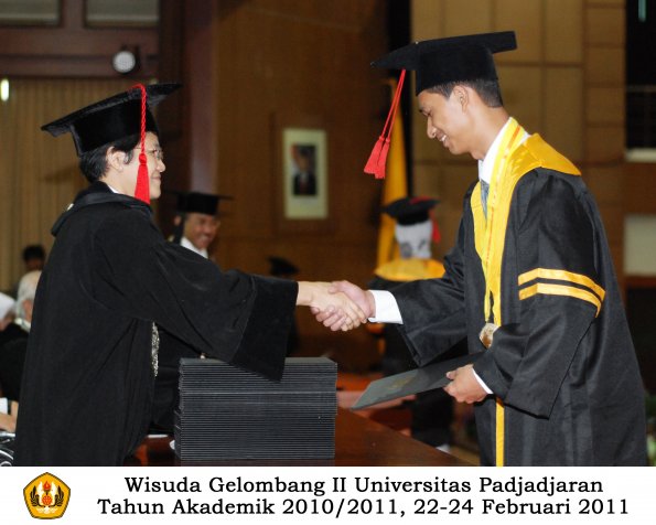 wisuda-fakultas-hukum-s1-dan-s2_028