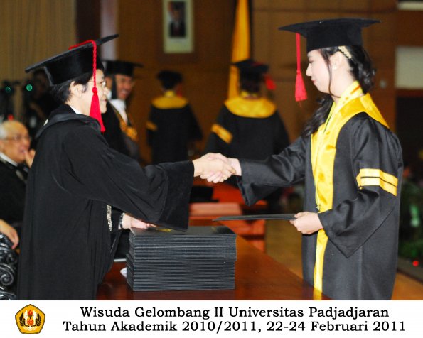 wisuda-fakultas-hukum-s1-dan-s2_033