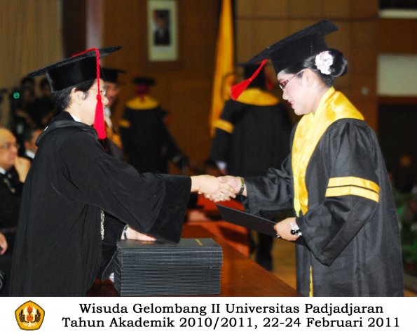 wisuda-fakultas-hukum-s1-dan-s2_038