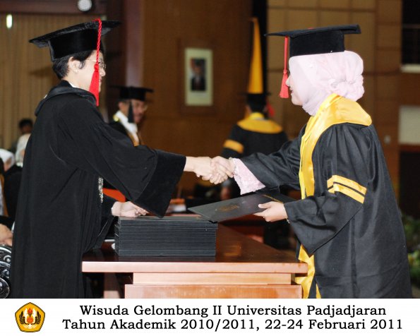 wisuda-fakultas-hukum-s1-dan-s2_046