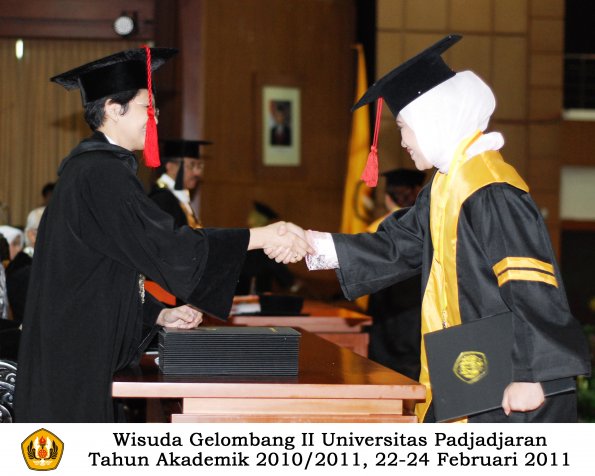 wisuda-fakultas-hukum-s1-dan-s2_050