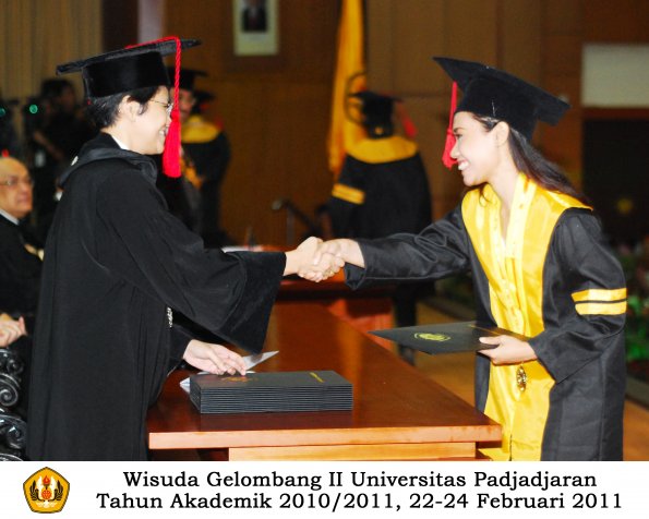 wisuda-fakultas-hukum-s1-dan-s2_061