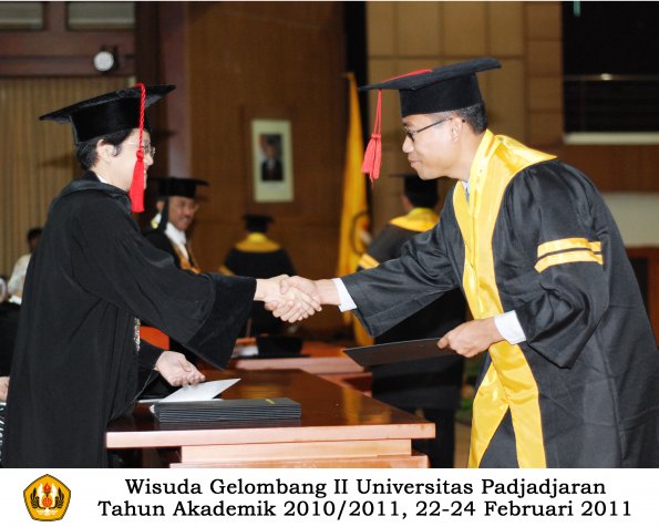 wisuda-fakultas-hukum-s1-dan-s2_066