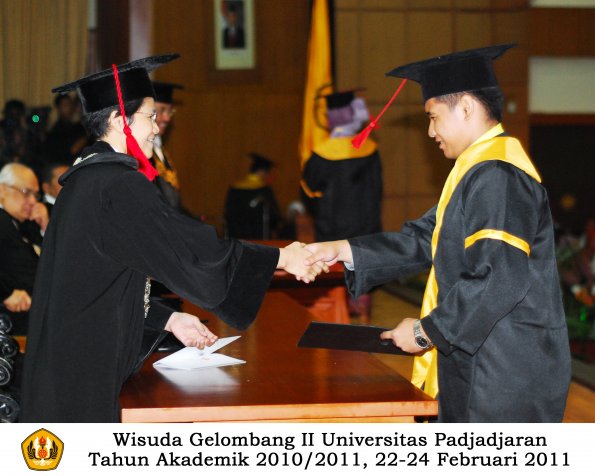 wisuda-fakultas-hukum-s1-dan-s2_073