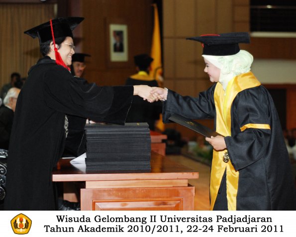 wisuda-fakultas-hukum-s1-dan-s2_084