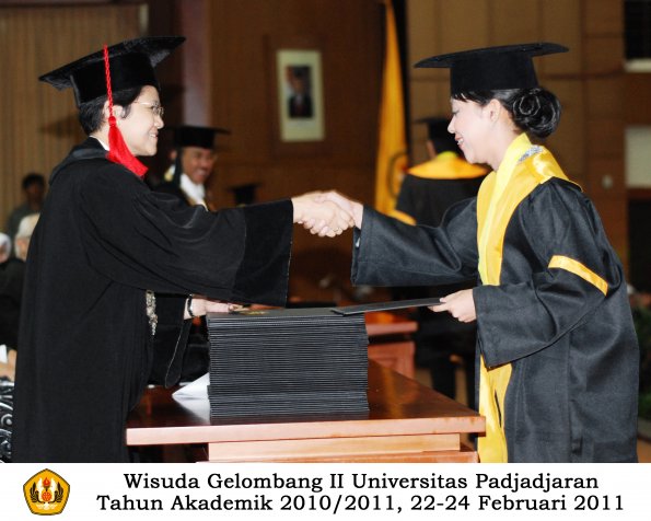 wisuda-fakultas-hukum-s1-dan-s2_088