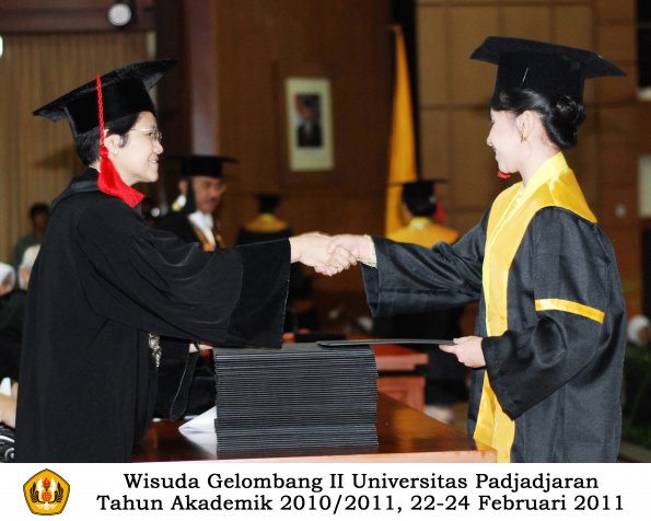 wisuda-fakultas-hukum-s1-dan-s2_089