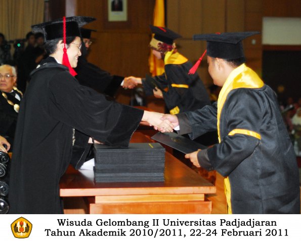 wisuda-fakultas-hukum-s1-dan-s2_098