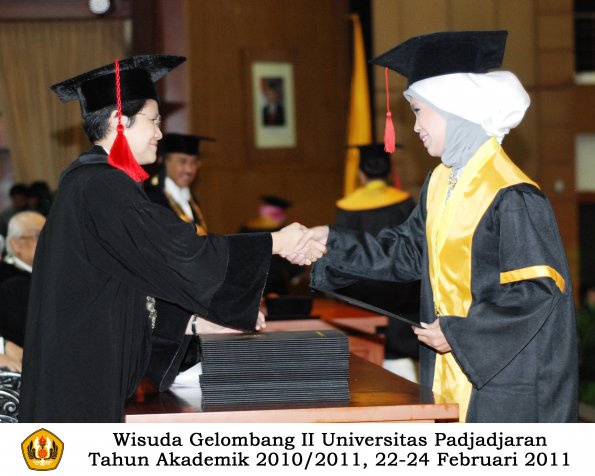 wisuda-fakultas-hukum-s1-dan-s2_102