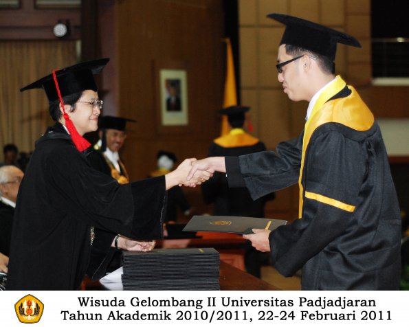 wisuda-fakultas-hukum-s1-dan-s2_104