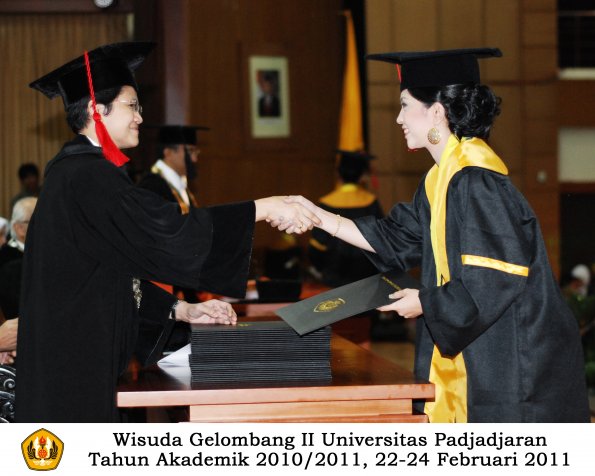 wisuda-fakultas-hukum-s1-dan-s2_106