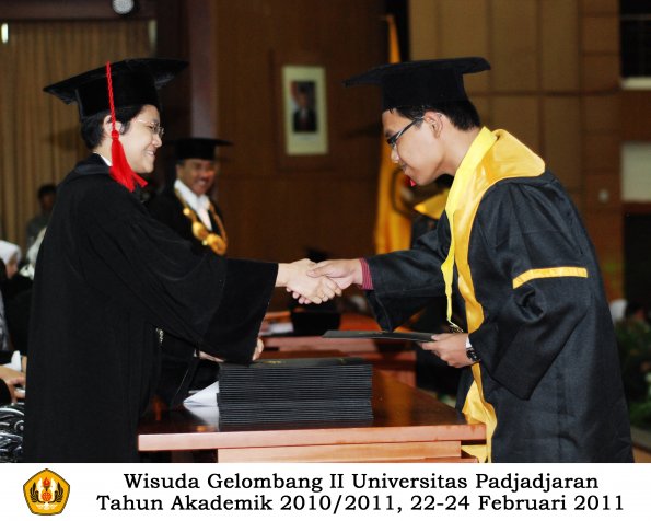 wisuda-fakultas-hukum-s1-dan-s2_107