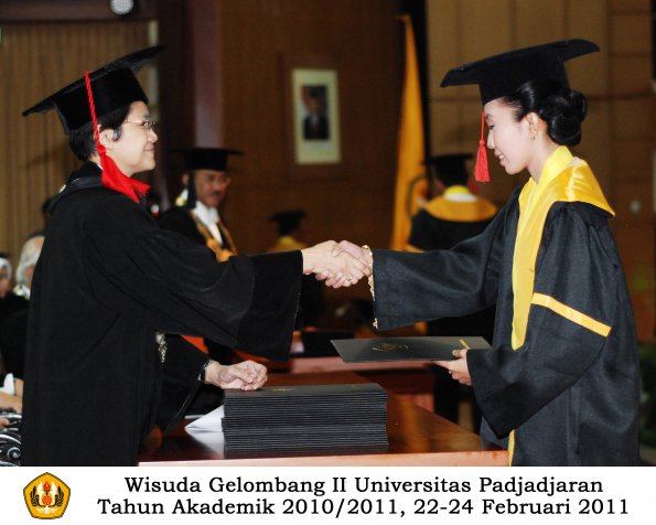 wisuda-fakultas-hukum-s1-dan-s2_109