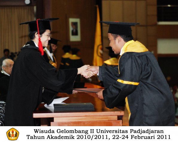 wisuda-fakultas-hukum-s1-dan-s2_124