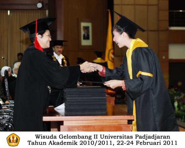 wisuda-fakultas-hukum-s1-dan-s2_142