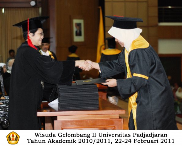 wisuda-fakultas-hukum-s1-dan-s2_144